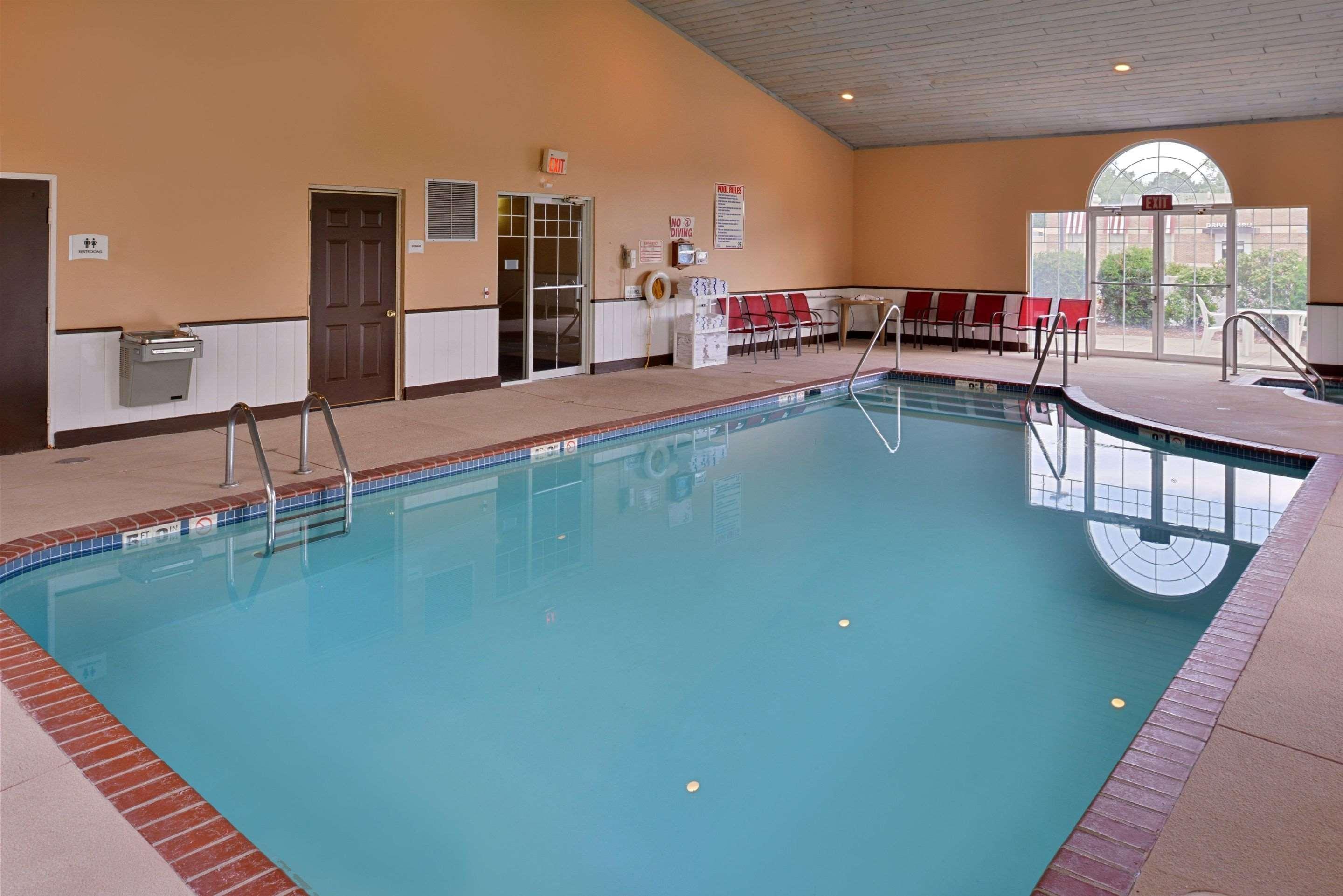 Quality Inn & Suites Shawano Exterior photo